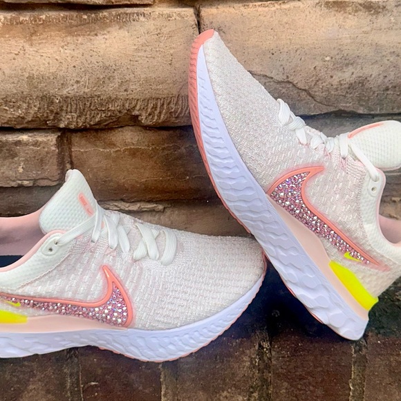 Custom Nike React detailed w/  Swarovski crystals Women's Sz 8.5 - Picture 5 of 12